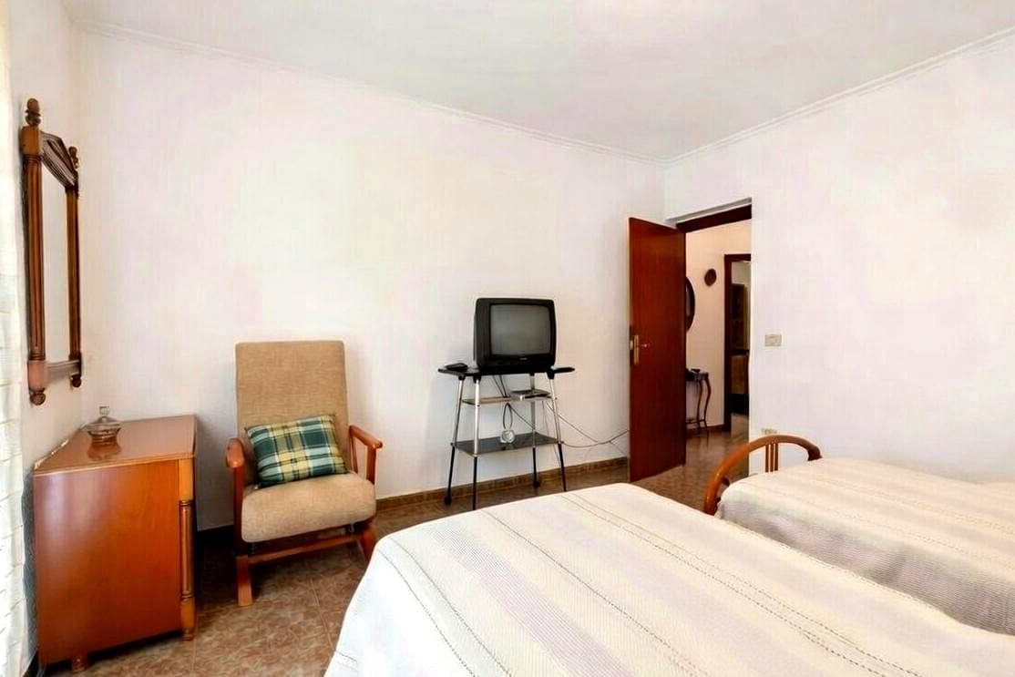 5 Zimmer Villa zu verkaufen in Castello de la Plana mit Garage - 239.000 € (Ref: 9956144)