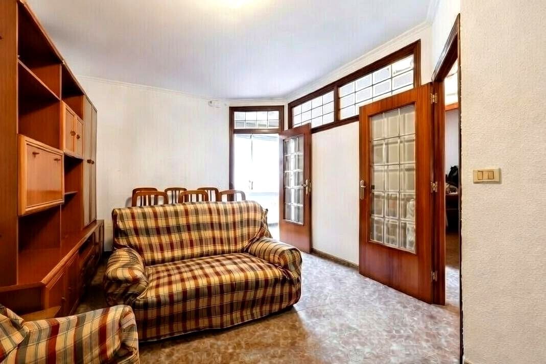 5 Zimmer Villa zu verkaufen in Castello de la Plana mit Garage - 239.000 € (Ref: 9956144)