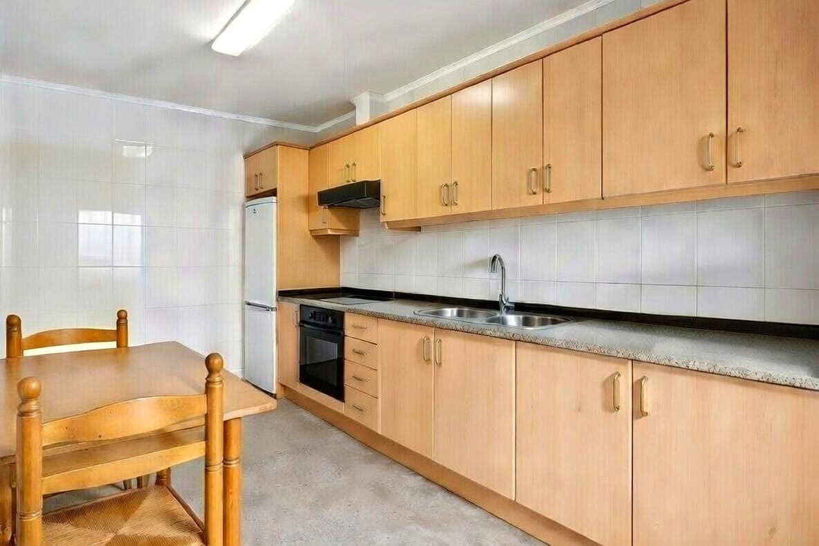 5 Zimmer Villa zu verkaufen in Castello de la Plana mit Garage - 239.000 € (Ref: 9956144)