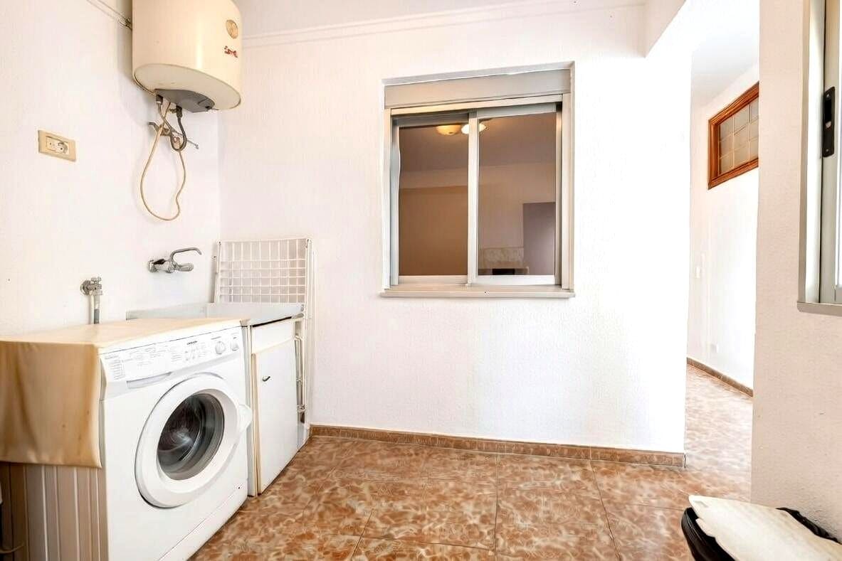 5 Zimmer Villa zu verkaufen in Castello de la Plana mit Garage - 239.000 € (Ref: 9956144)