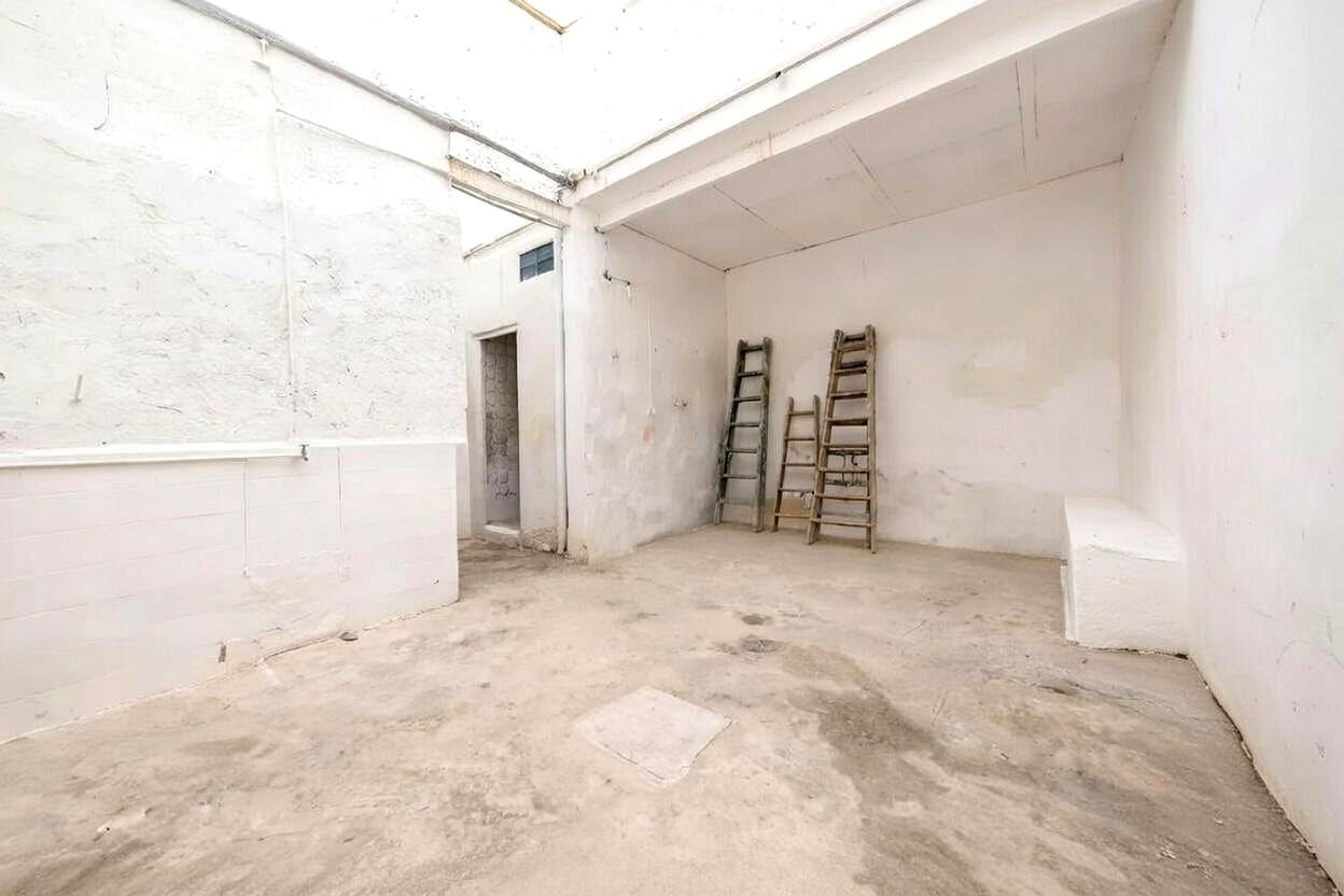 5 Zimmer Villa zu verkaufen in Castello de la Plana mit Garage - 239.000 € (Ref: 9956144)