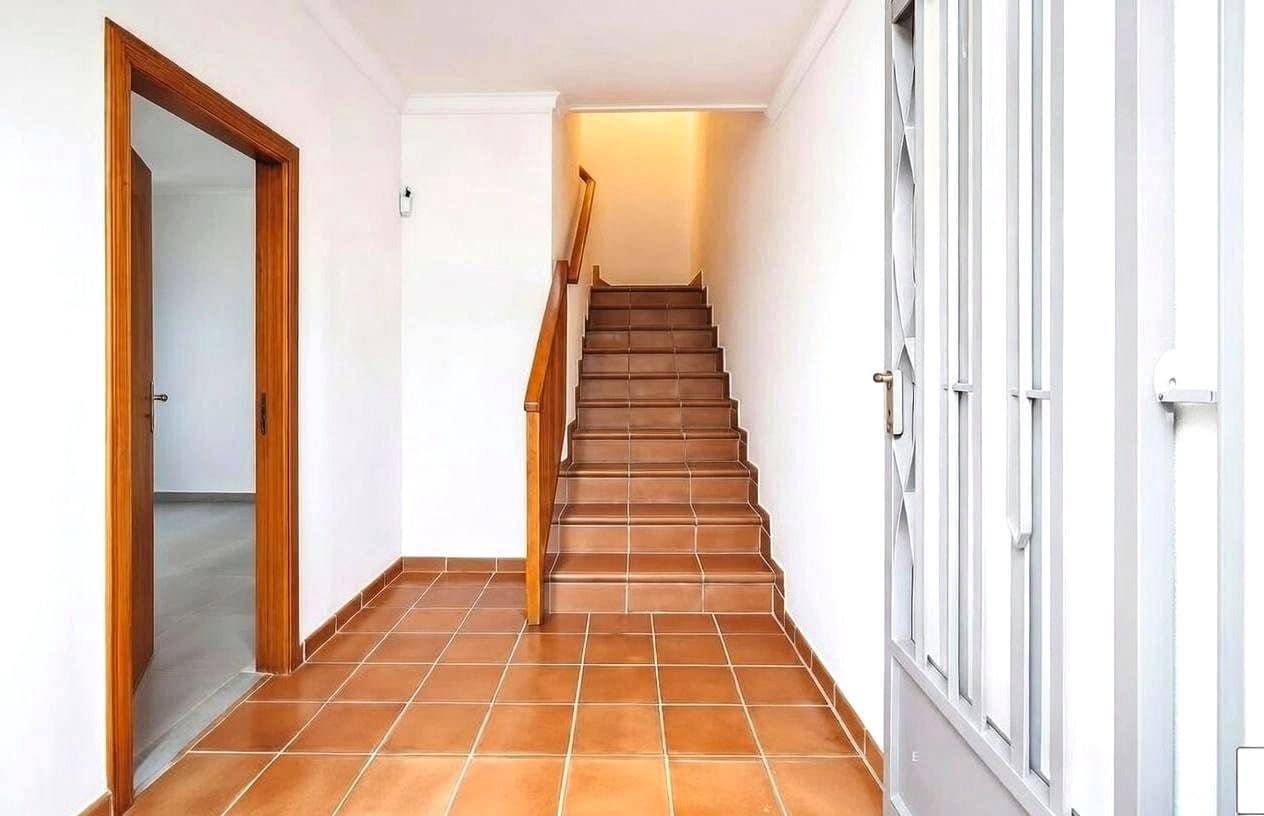 5 Zimmer Villa zu verkaufen in Castello de la Plana mit Garage - 239.000 € (Ref: 9956144)