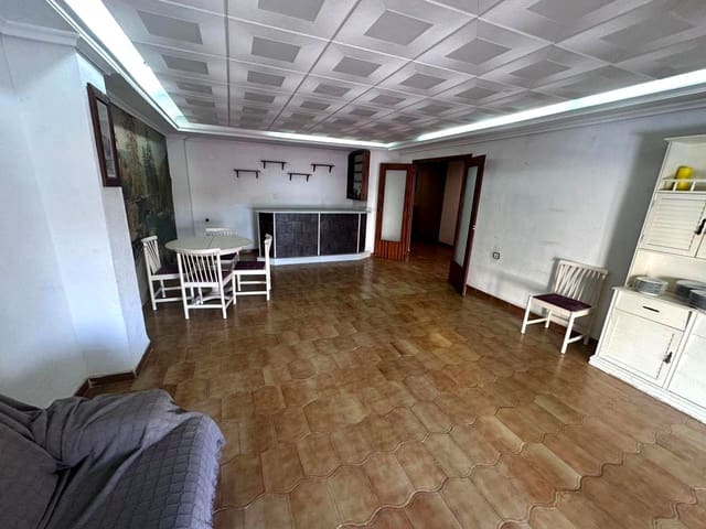 4 Zimmer Villa zu verkaufen in Castelló de la Plana mit Garage - 280.000 € (Ref: 9956146)