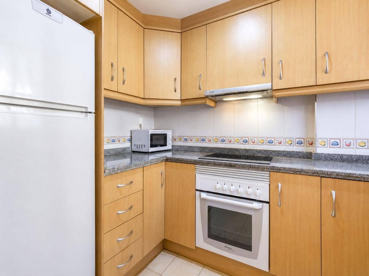3 chambre Villa/Maison à vendre à Oropesa  avec garage - 189 900 € (Ref: 9956150)