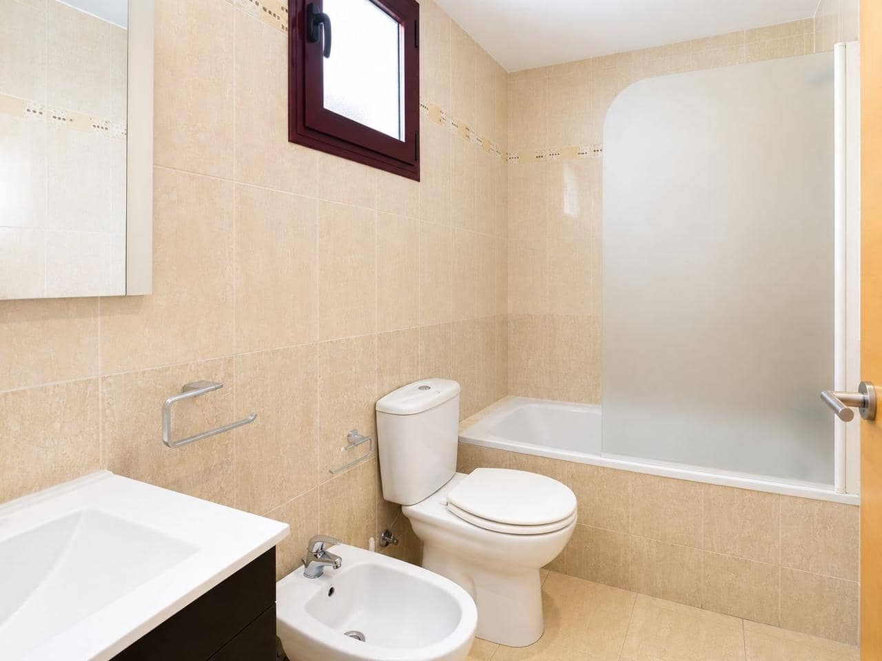 3 chambre Villa/Maison à vendre à Oropesa  avec garage - 189 900 € (Ref: 9956150)