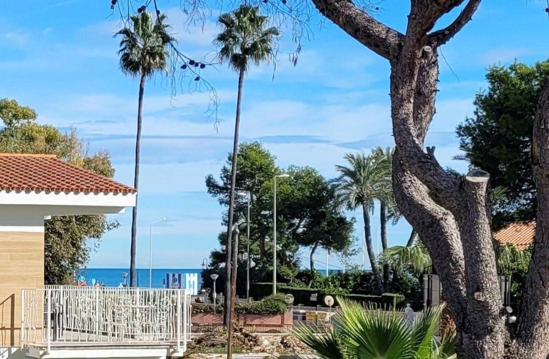 4 soverom Villa til salgs i Benicassim med svømmebasseng - € 549 000 (Ref: 9956155)