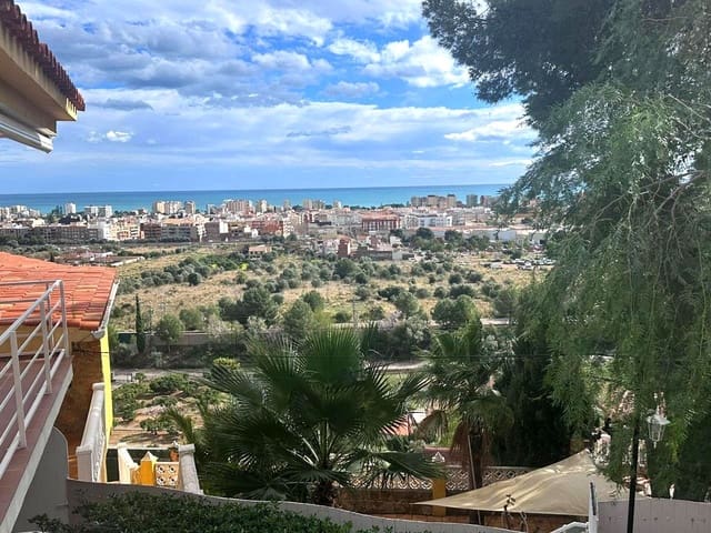 3 soverom Villa til salgs i Benicàssim med garasje - € 299 000 (Ref: 9956161)