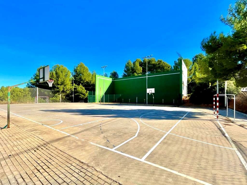 4 sypialnia Willa na sprzedaż w L'Alcora z basenem garażem - 390 000 € (Ref: 9956163)