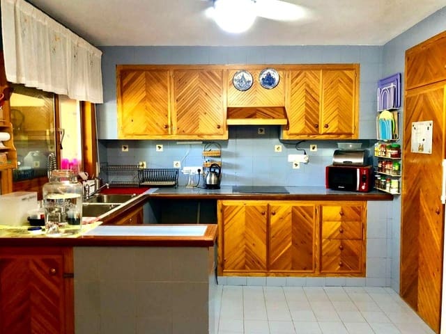 4 sypialnia Willa na sprzedaż w L'Alcora z basenem garażem - 390 000 € (Ref: 9956163)