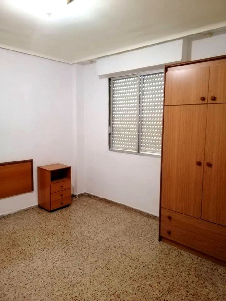4 bedroom Flat for sale in Castello de la Plana - € 169,000 (Ref: 9956169)