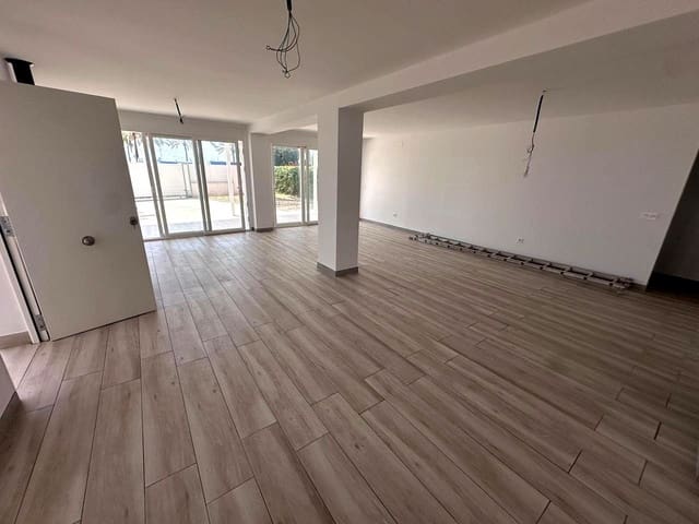 3 soverom Villa til salgs i Benicàssim med svømmebasseng - € 790 000 (Ref: 9956177)