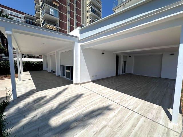 3 soverom Villa til salgs i Benicàssim med svømmebasseng - € 790 000 (Ref: 9956177)