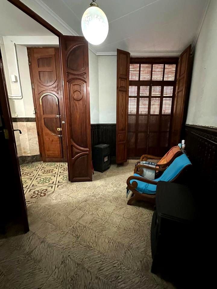8 bedroom Villa for sale in Burriana / Borriana - € 210,000 (Ref: 9956181)