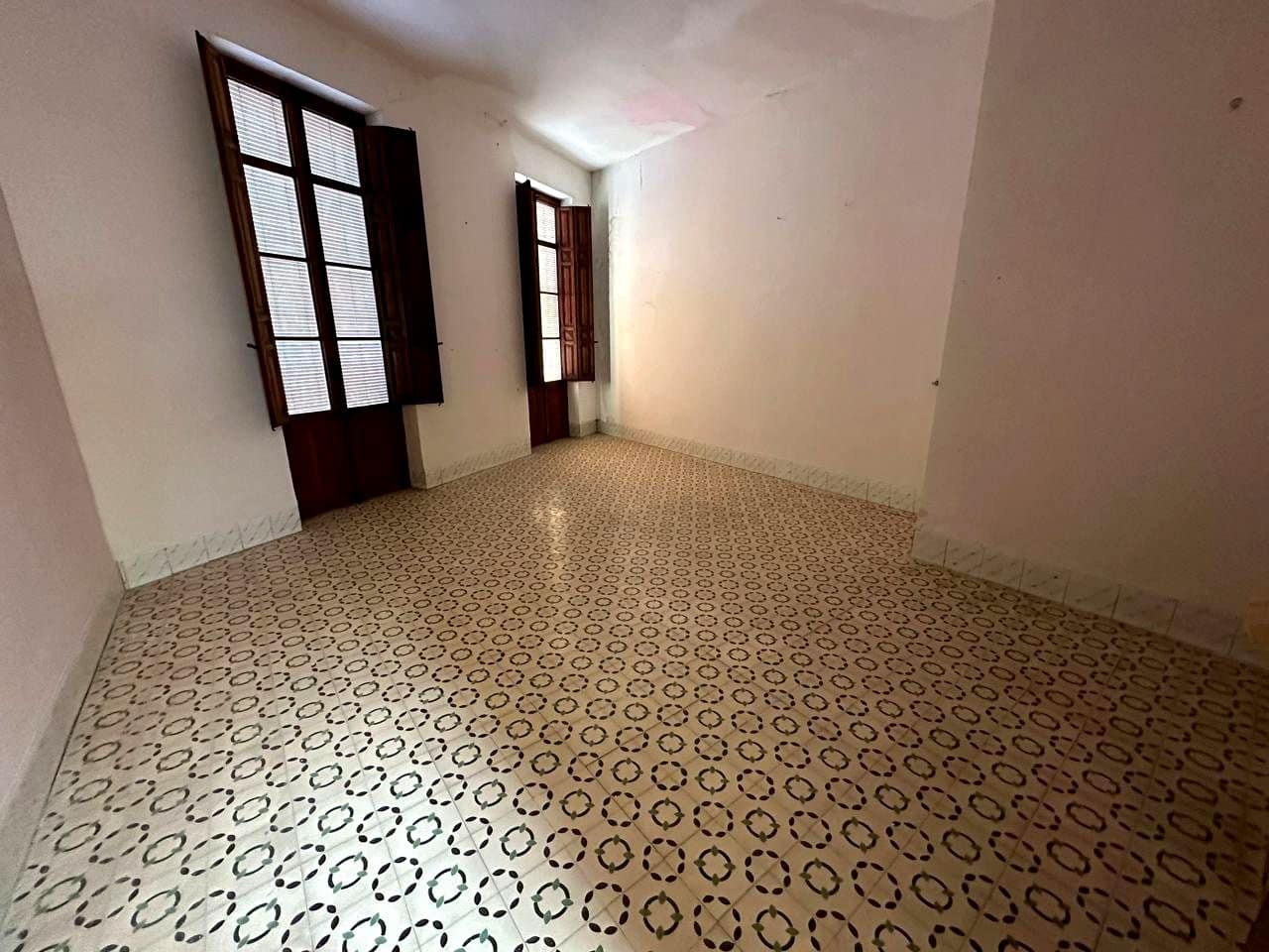 8 bedroom Villa for sale in Burriana / Borriana - € 210,000 (Ref: 9956181)