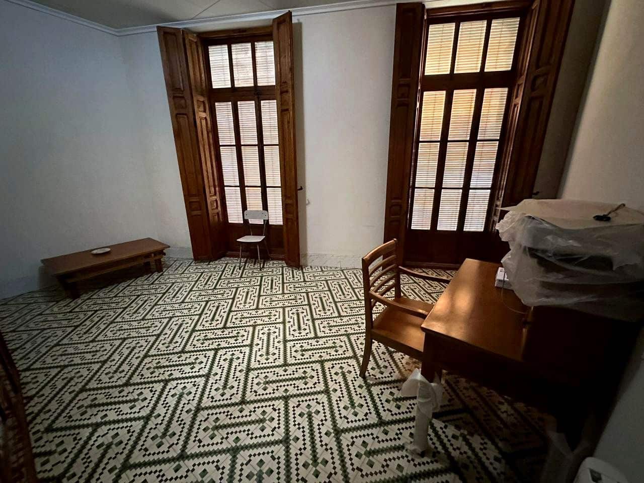 8 bedroom Villa for sale in Burriana / Borriana - € 210,000 (Ref: 9956181)