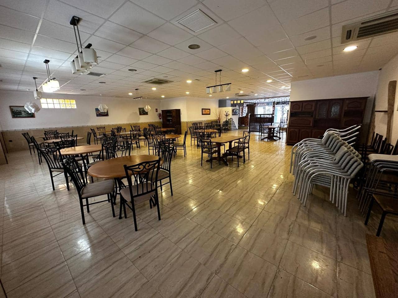 3 bedroom Business for sale in Oropesa  - € 295,000 (Ref: 9956183)