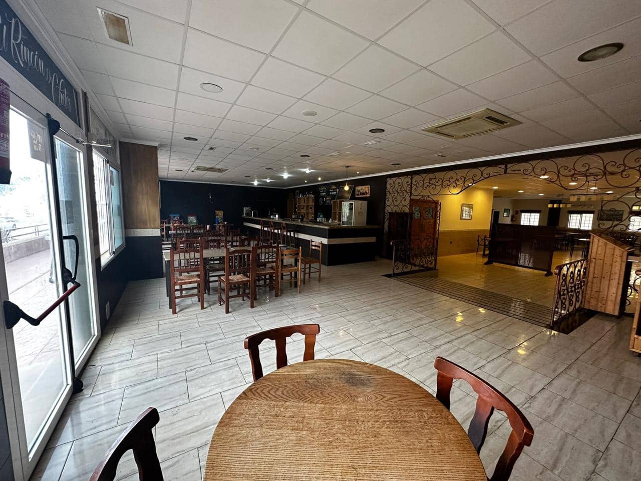 3 bedroom Business for sale in Oropesa  - € 295,000 (Ref: 9956183)
