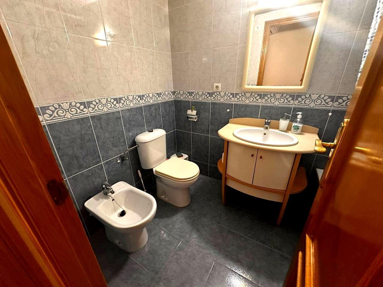 3 quarto Apartamento para arrendar em Benicassim com piscina garagem - 2 800 € (Ref: 9961556)