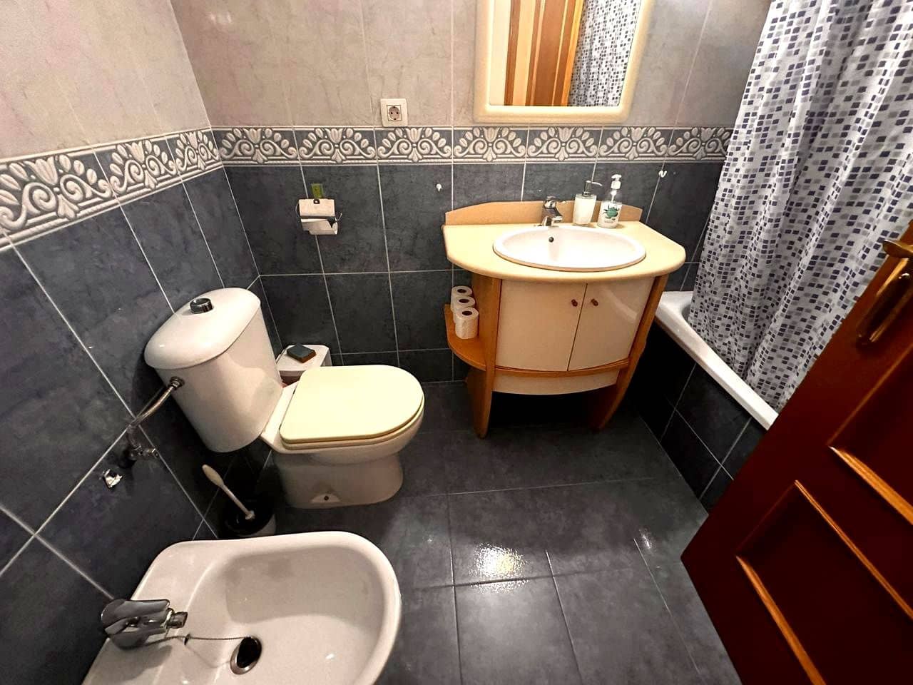 3 quarto Apartamento para arrendar em Benicassim com piscina garagem - 2 800 € (Ref: 9961556)