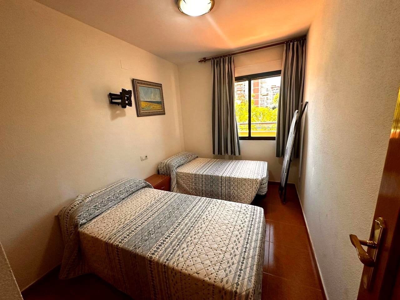 3 sypialnia Mieszkanie do wynajęcia w Benicassim z basenem garażem - 900 € (Ref: 9961557)