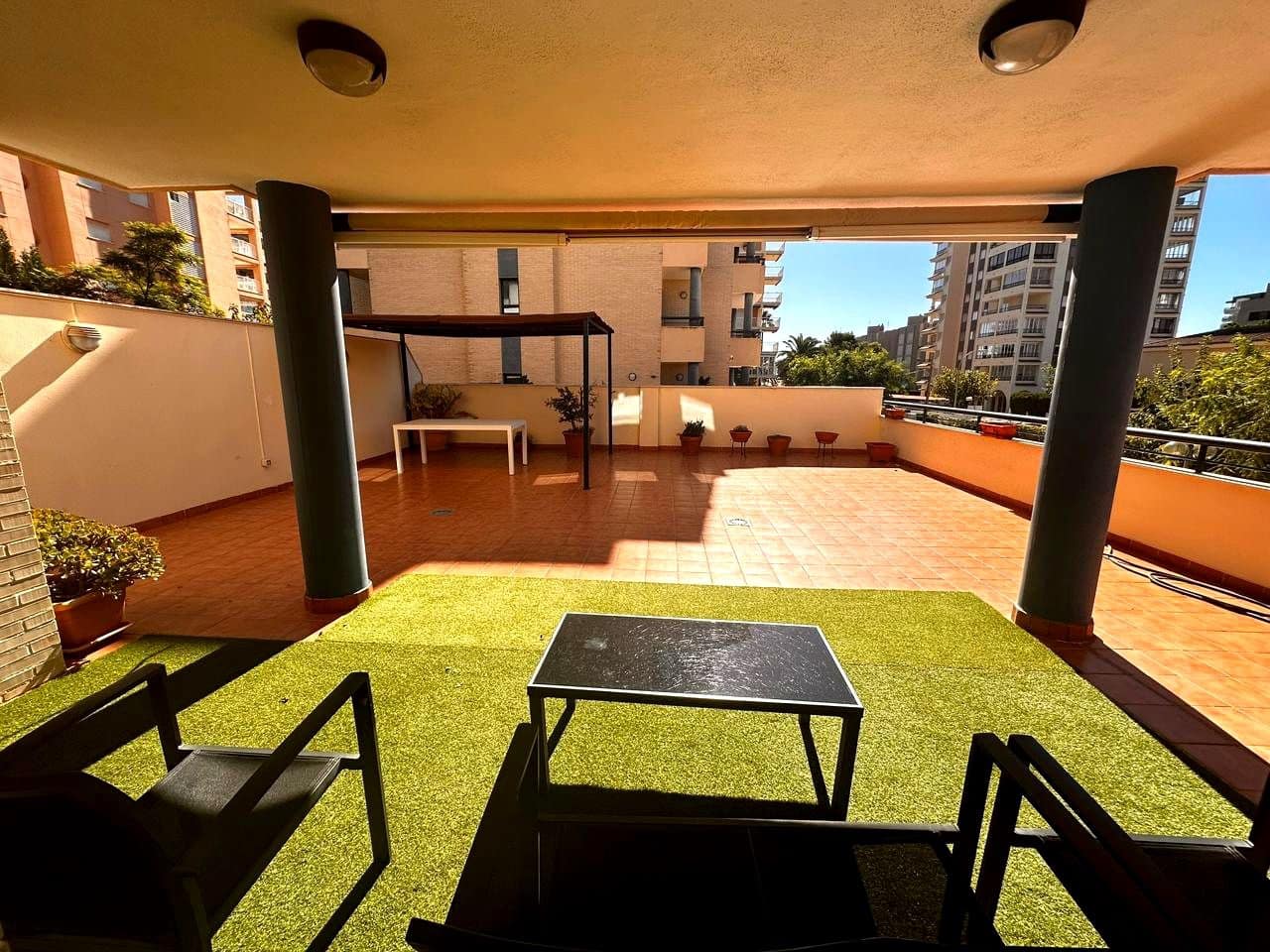3 sypialnia Mieszkanie do wynajęcia w Benicassim z basenem garażem - 900 € (Ref: 9961557)