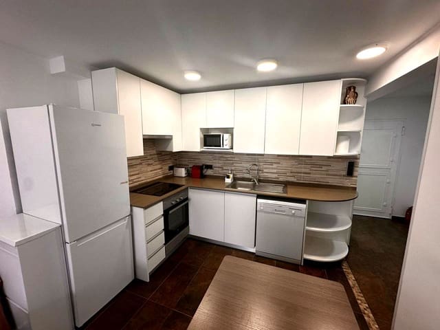 Appartement de 3 chambres à louer à Benicàssim avec piscine garage - 800 € (Ref: 9964534)