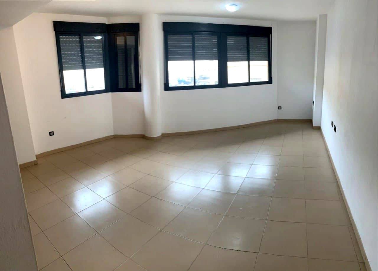 2 slaapkamer Flat te huur in Castello de la Plana - € 800 (Ref: 9965742)