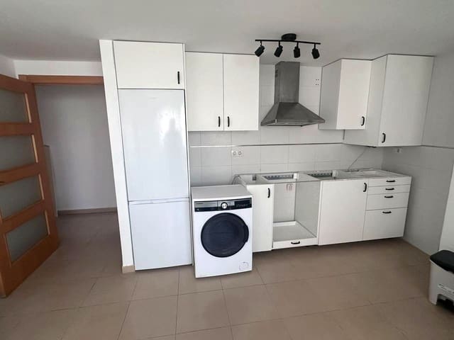 2 slaapkamer Flat te huur in Sur, Castelló de la Plana - € 800 (Ref: 9965742)