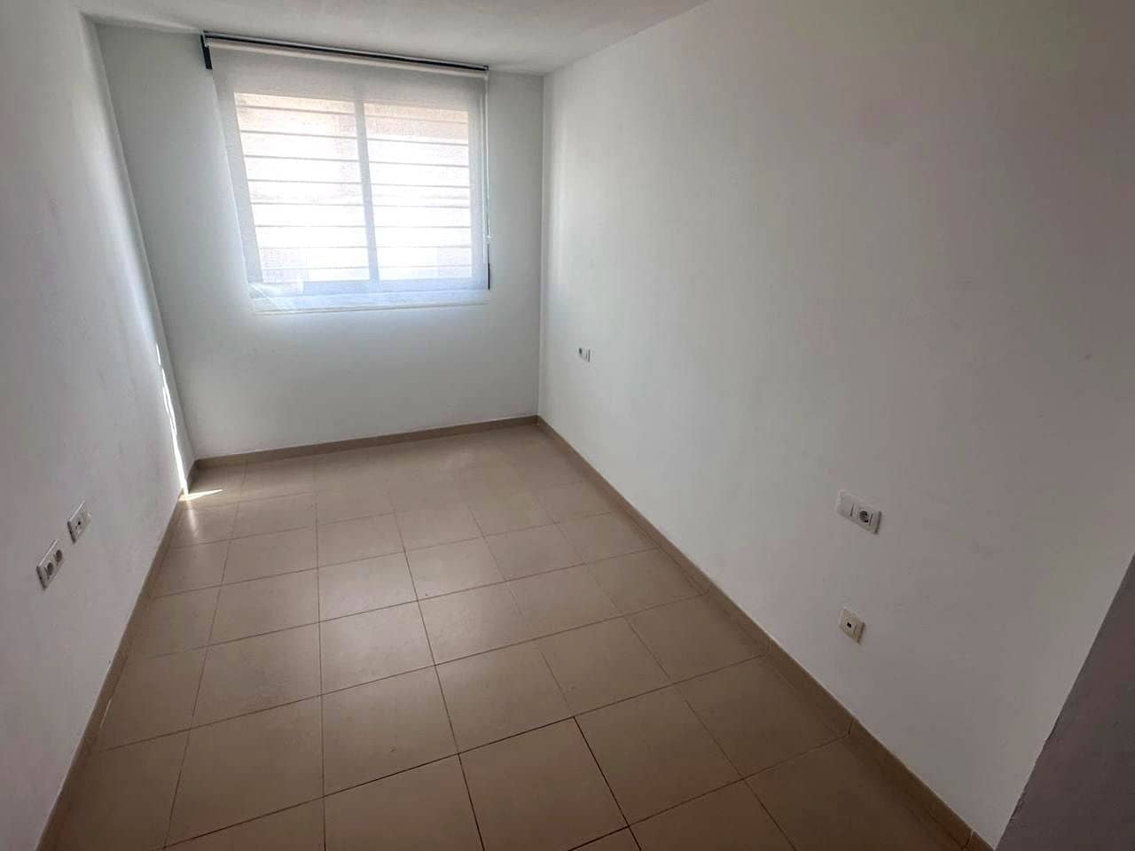 2 slaapkamer Flat te huur in Castello de la Plana - € 800 (Ref: 9965742)