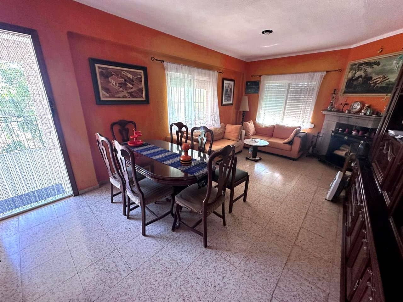 4 bedroom Villa for sale in Borriol with garage - € 299,900 (Ref: 9965835)