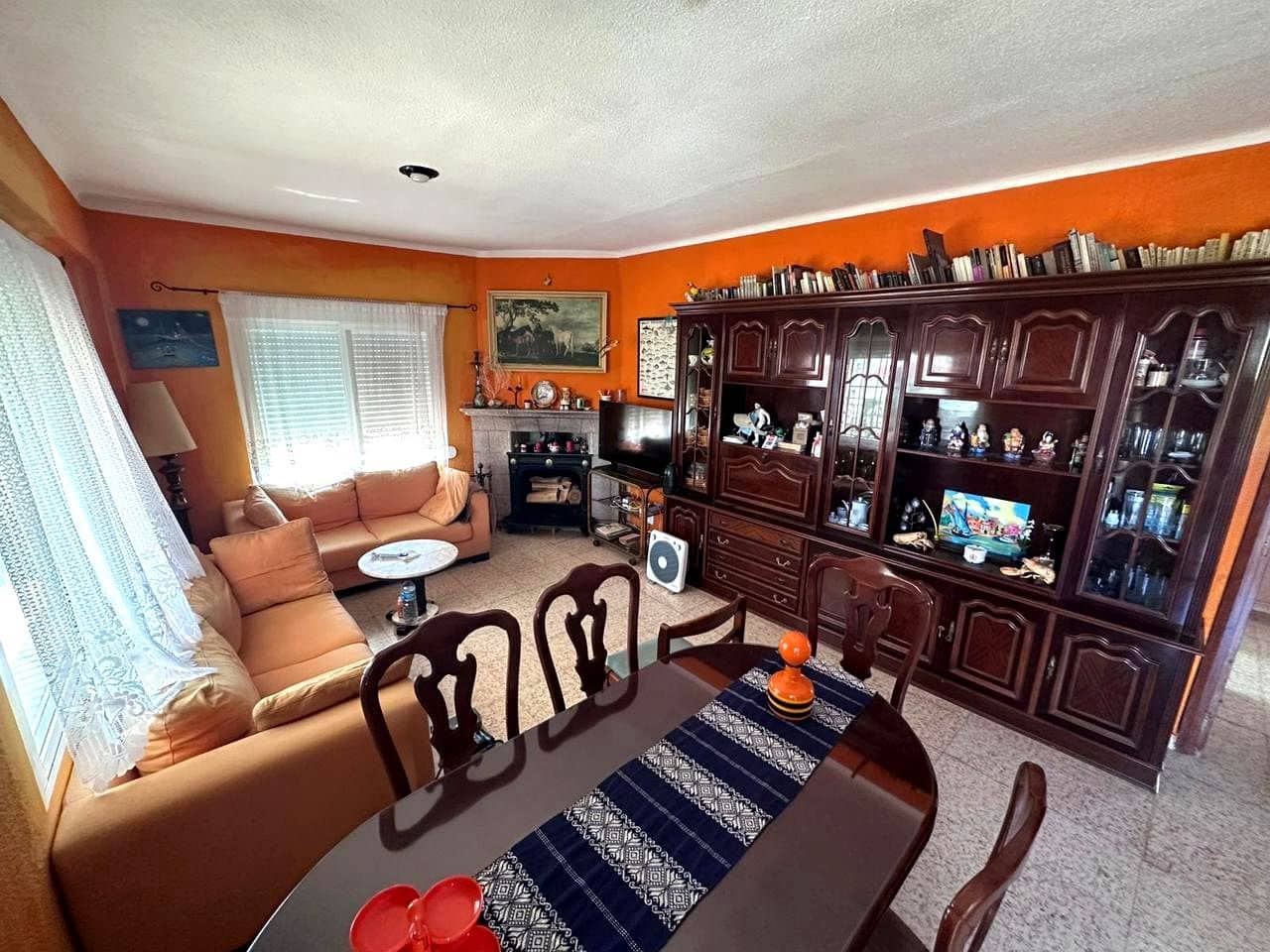 4 bedroom Villa for sale in Borriol with garage - € 299,900 (Ref: 9965835)