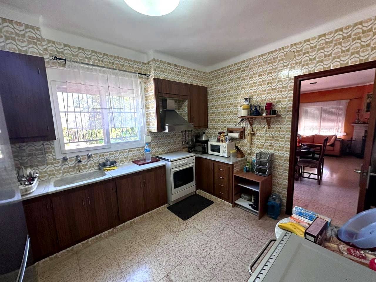 4 bedroom Villa for sale in Borriol with garage - € 299,900 (Ref: 9965835)