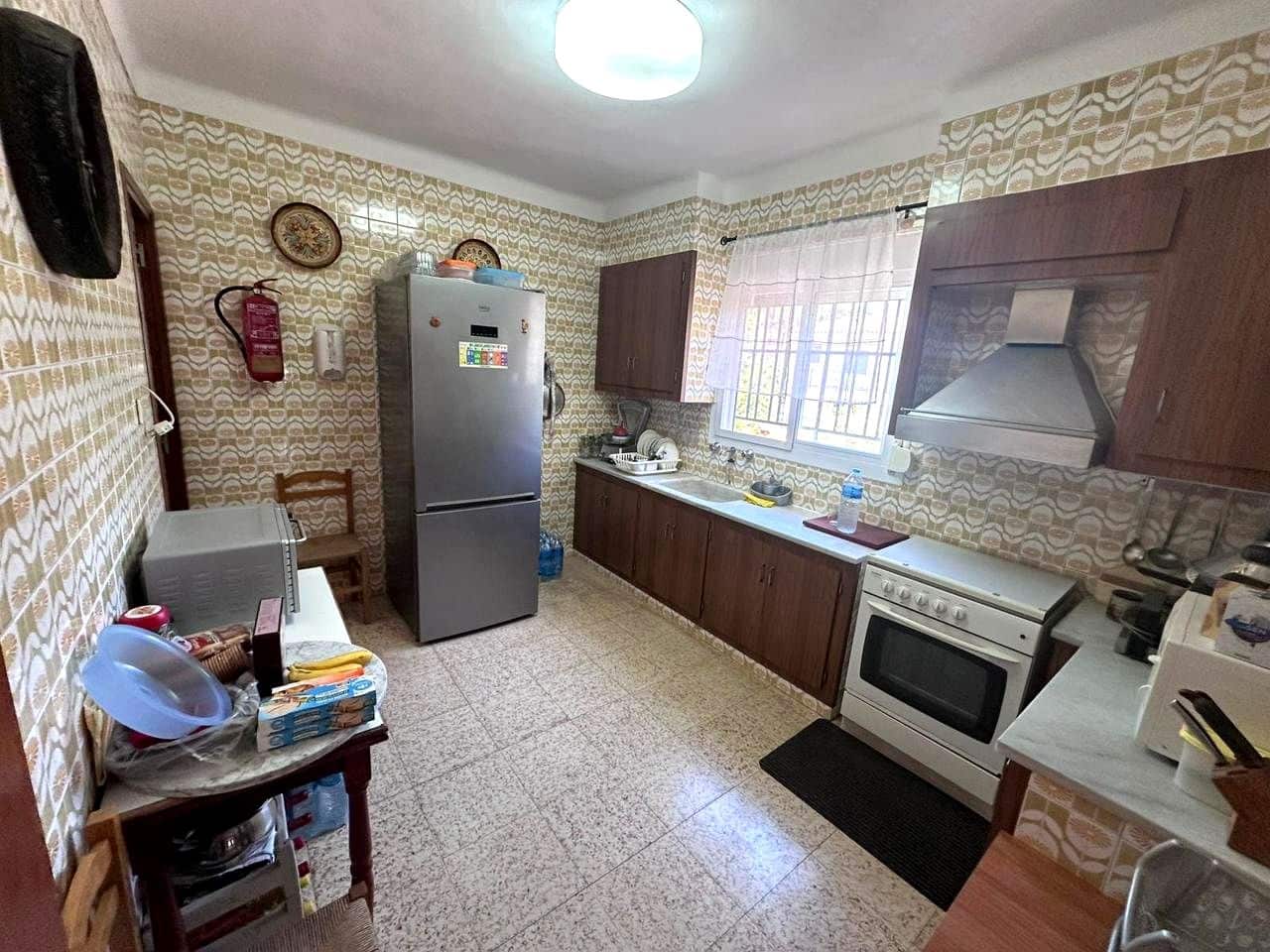 4 bedroom Villa for sale in Borriol with garage - € 299,900 (Ref: 9965835)
