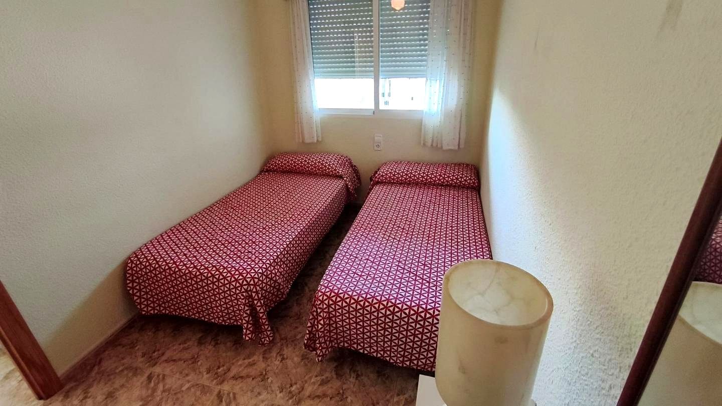 2 soverom Leilighet til leie i Benicassim med svømmebasseng garasje - € 600 (Ref: 9985705)