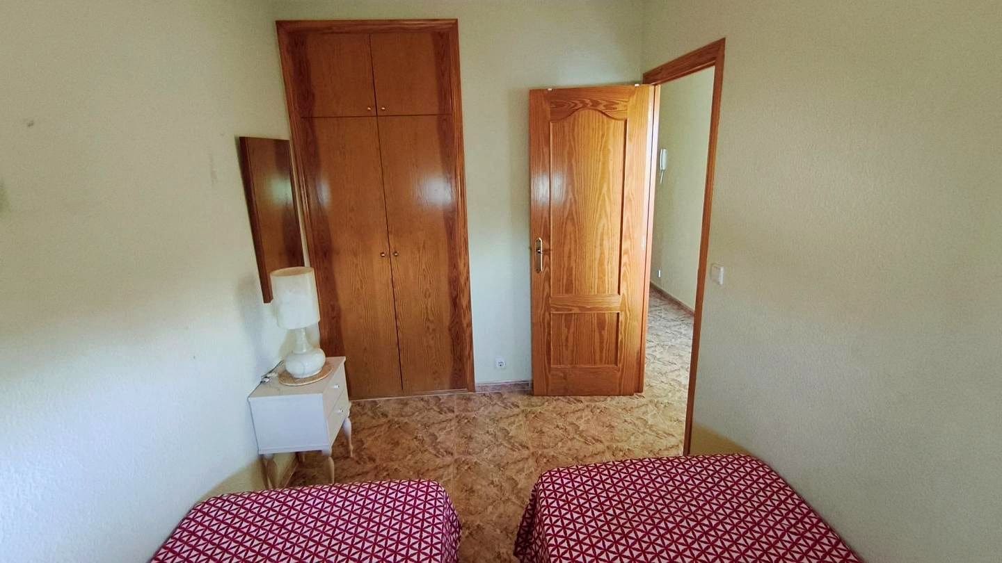 2 soverom Leilighet til leie i Benicassim med svømmebasseng garasje - € 600 (Ref: 9985705)