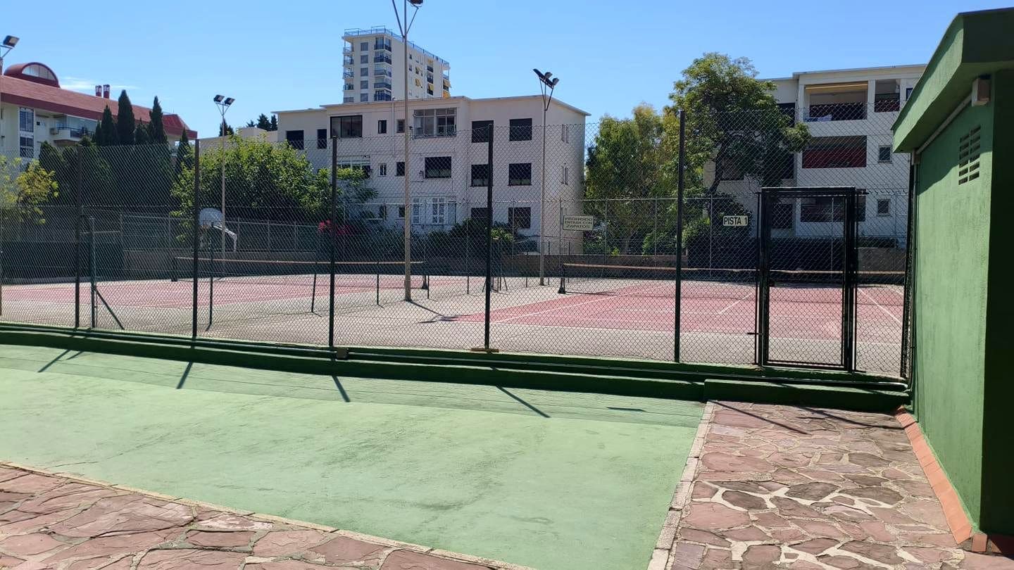 2 soverom Leilighet til leie i Benicassim med svømmebasseng garasje - € 600 (Ref: 9985705)