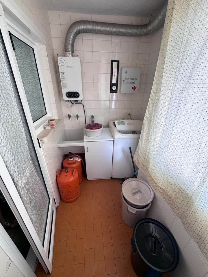 3 soveværelse Lejlighed til leje i Castello de la Plana med garage - € 980 (Ref: 9985858)
