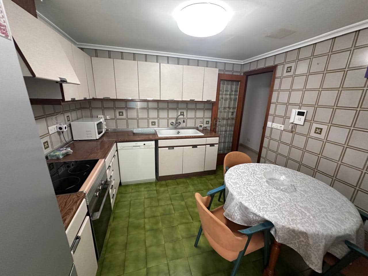3 soveværelse Lejlighed til leje i Castello de la Plana med garage - € 980 (Ref: 9985858)