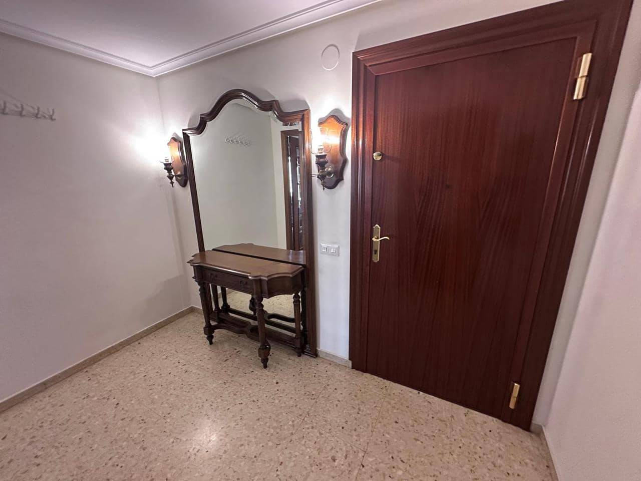 3 soveværelse Lejlighed til leje i Castello de la Plana med garage - € 980 (Ref: 9985858)