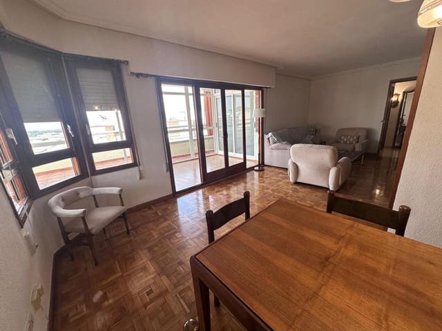 Appartement de 3 chambres à louer à Centro, Castelló de la Plana avec garage - 980 € (Ref: 9985858)