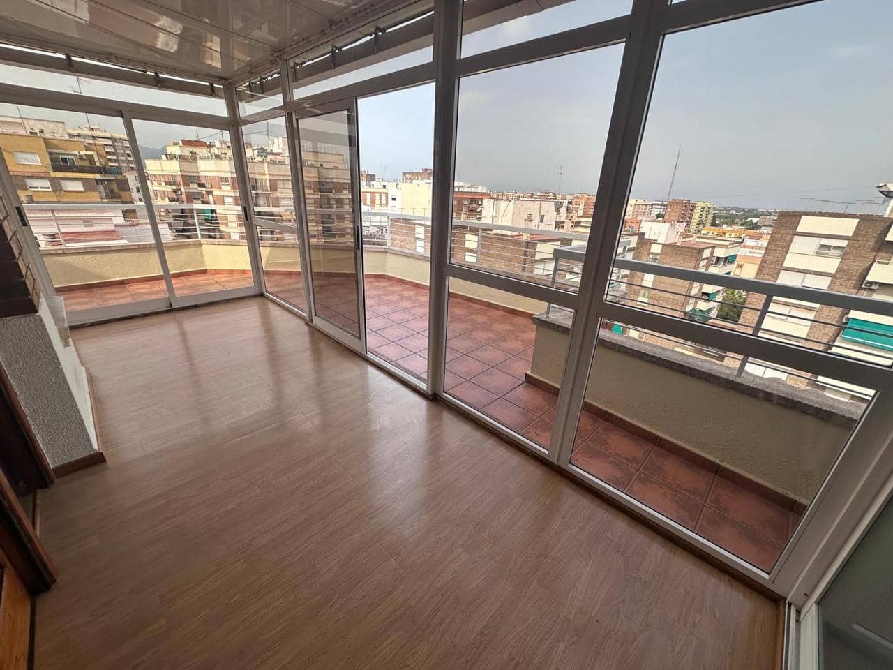 3 soveværelse Lejlighed til leje i Castello de la Plana med garage - € 980 (Ref: 9985858)
