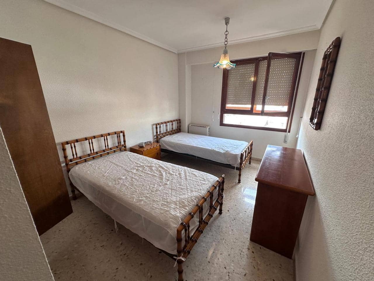 3 soveværelse Lejlighed til leje i Castello de la Plana med garage - € 980 (Ref: 9985858)