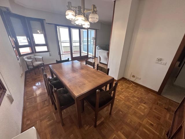 Appartement de 3 chambres à louer à Centro, Castelló de la Plana avec garage - 980 € (Ref: 9985858)