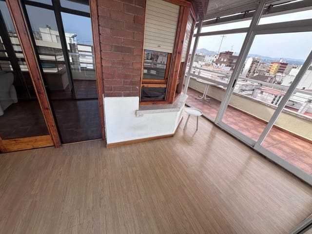 Appartement de 3 chambres à louer à Centro, Castelló de la Plana avec garage - 980 € (Ref: 9985858)