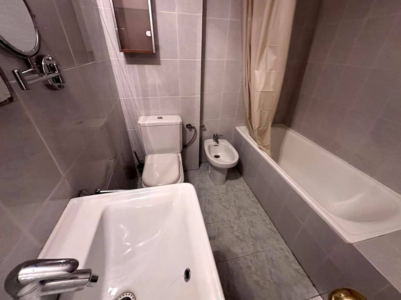 3 quarto Apartamento para arrendar em Benicassim - 875 € (Ref: 9993692)