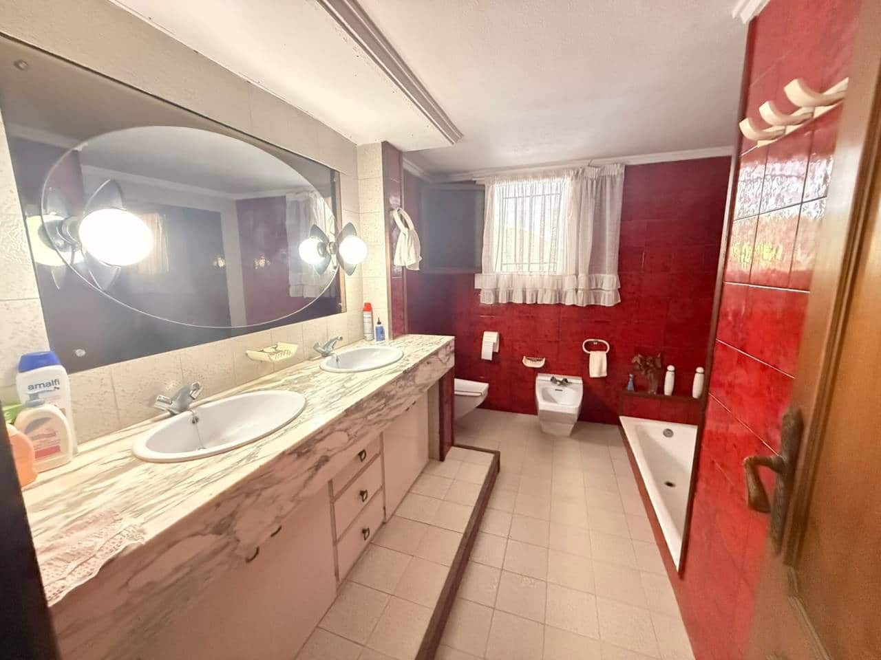 6 soverom Villa til salgs i Castello de la Plana med svømmebasseng garasje - € 1 300 000 (Ref: 10052251)