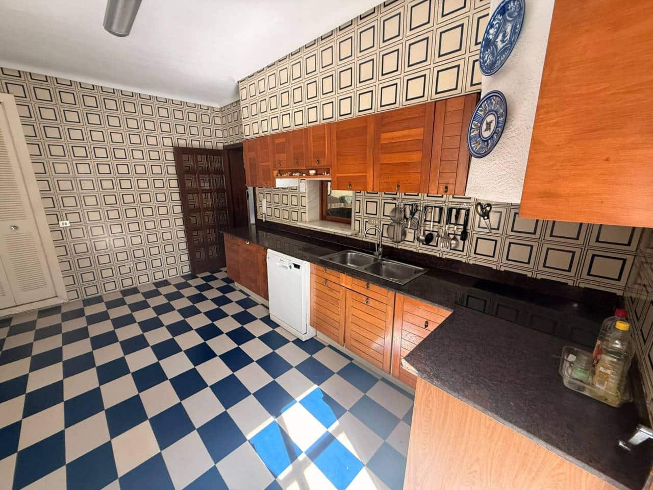 6 soverom Villa til salgs i Castello de la Plana med svømmebasseng garasje - € 1 300 000 (Ref: 10052251)