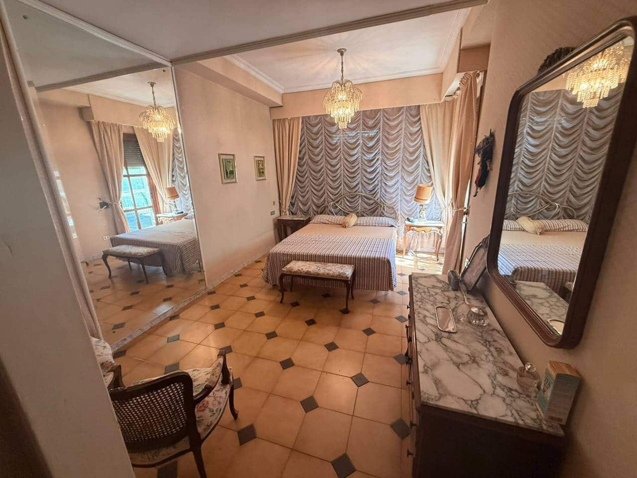 6 soverom Villa til salgs i Castello de la Plana med svømmebasseng garasje - € 1 300 000 (Ref: 10052251)