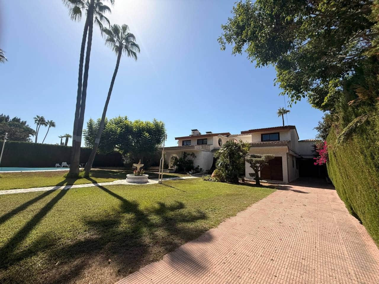 6 soverom Villa til salgs i Castello de la Plana med svømmebasseng garasje - € 1 300 000 (Ref: 10052251)