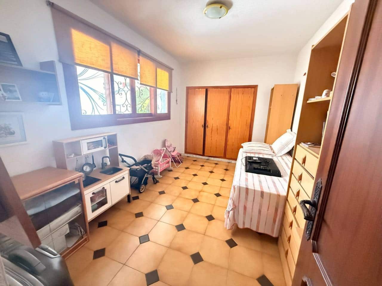 6 soverom Villa til salgs i Castello de la Plana med svømmebasseng garasje - € 1 300 000 (Ref: 10052251)